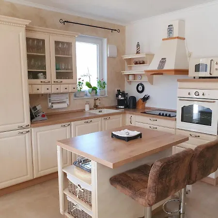 Villa Alara - Charming With Heated Swimming Pool Milohnici