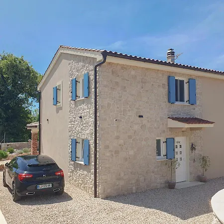 Alara - Charming With Heated Swimming Pool Vila