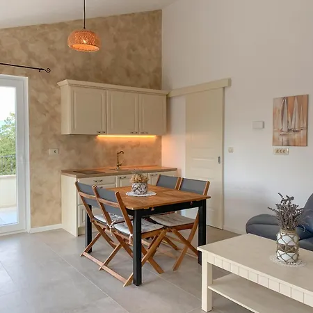 Alara - Charming With Heated Swimming Pool *