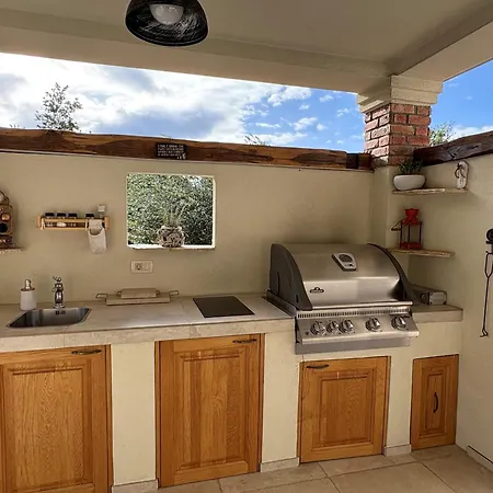 Vila Alara - Charming With Heated Swimming Pool *