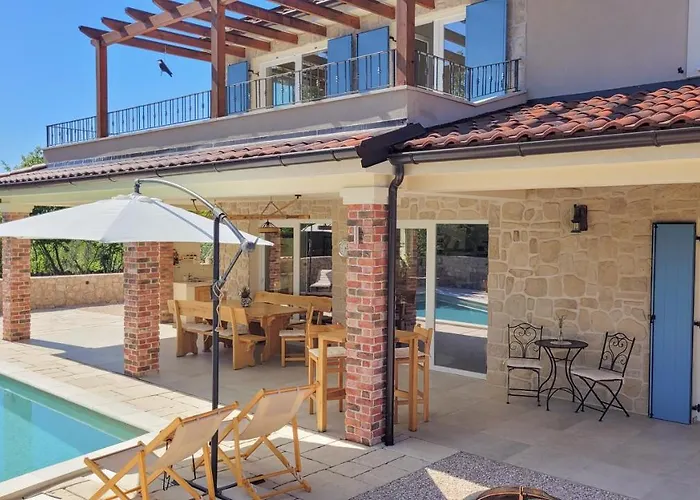 Alara - Charming With Heated Swimming Pool Villa *