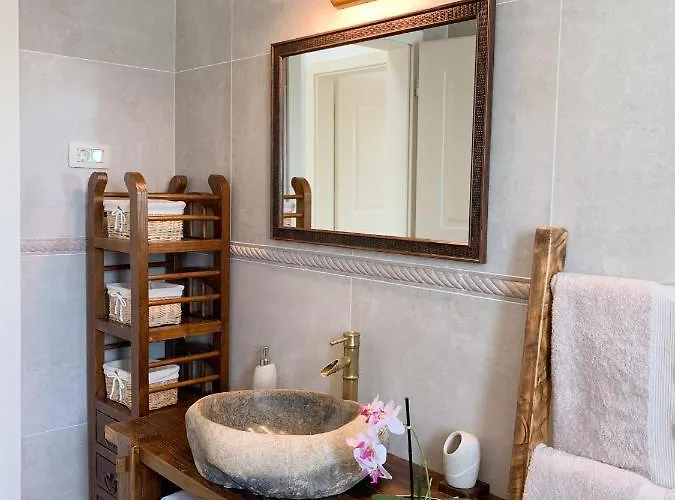 Alara - Charming With Heated Swimming Pool * Milohnici