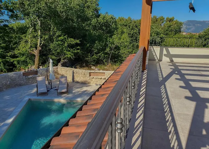 Alara - Charming With Heated Swimming Pool Villa Milohnici