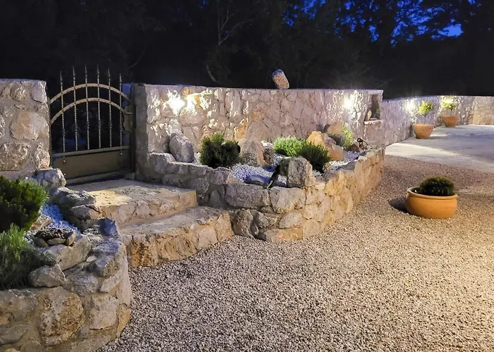 Villa Alara - Charming With Heated Swimming Pool