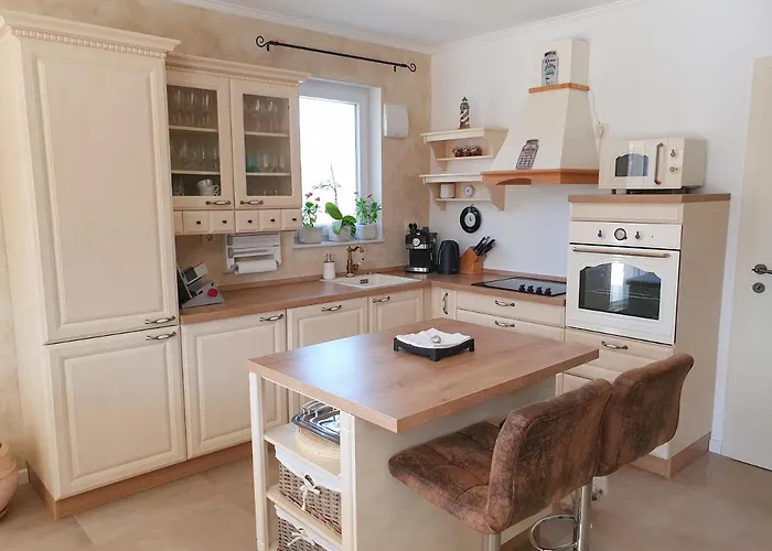 Villa Alara - Charming With Heated Swimming Pool Milohnici