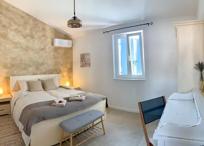 Alara - Charming With Heated Swimming Pool Villa *