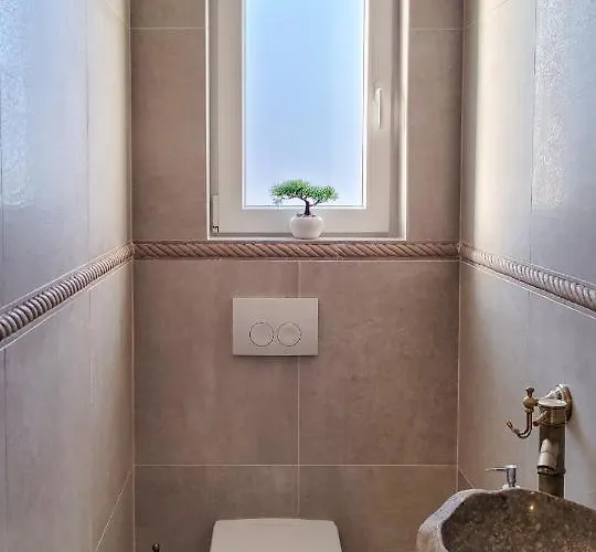 Villa Alara - Charming With Heated Swimming Pool *