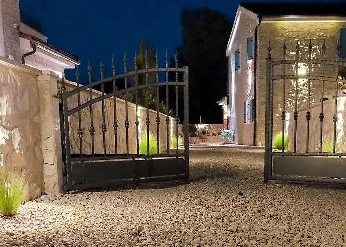 Alara - Charming With Heated Swimming Pool Villa *