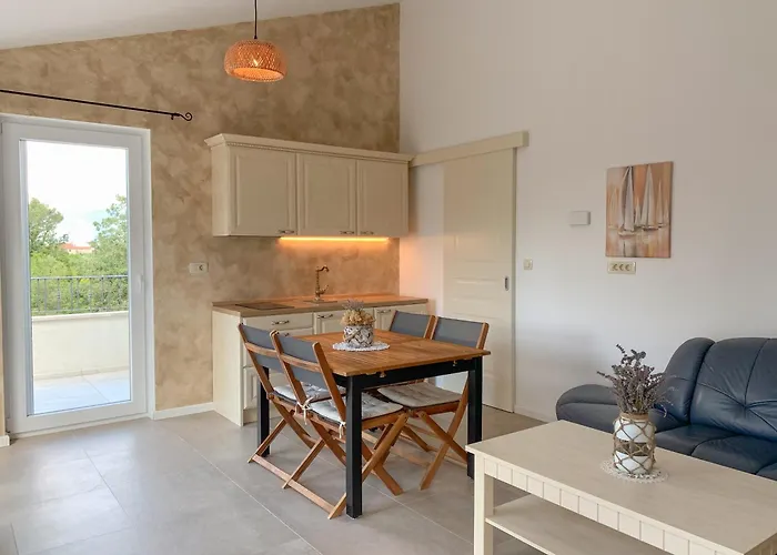 Alara - Charming With Heated Swimming Pool *