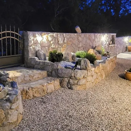 Villa Alara - Charming With Heated Swimming Pool