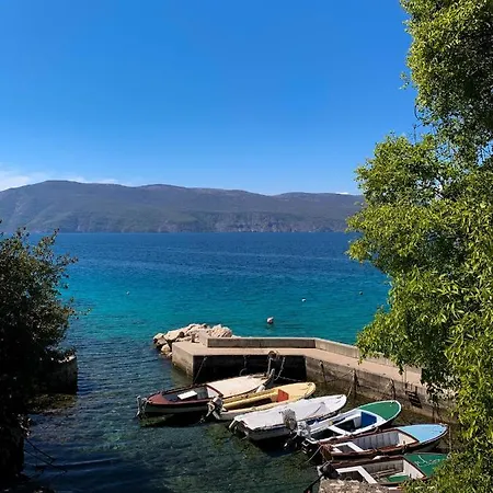 Villa Alara - Charming With Heated Swimming Pool Milohnici